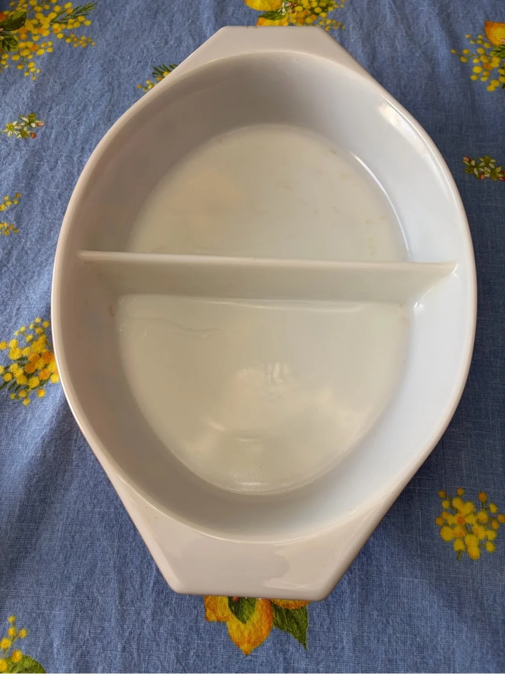 Pyrex Brown Glass Casserole Dish with Clear Lid vintage